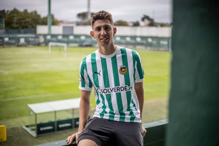 <p>Beşiktaş'ın Rio Ave'ye kiraladığı Ege Tıknaz ise değerini 1 milyon euro yükselterek 2.5 milyon euro seviyesine geldi.</p>
