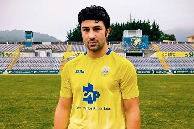 <p>Genoa'nın Arouca'ya kiraladığı Güven Yalçın 500 bin euroluk düşüşle 1.2 milyon euroya geriledi.</p>
