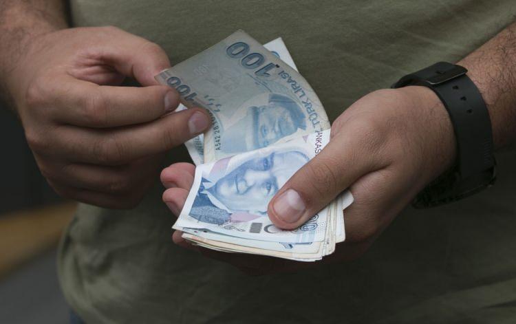 <p>Hükümetin zam parolası “çalışanın refahı, işverenin rekabet gücü” olacak.</p>