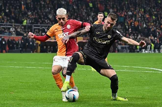 <p><strong>'GALATASARAY GERİ DÖNÜŞÜ TAMAMLAMAYI BAŞARDI'</strong></p>
