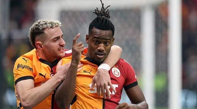 <p><strong>"Belçikalı Dries Mertens ve Michy Batshuayi gol attı. Mertens, attığı golün yanı sıra yaptırdığı penaltıyla da öne çıktı."</strong></p>
