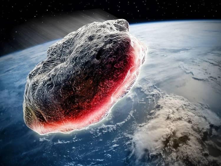 <p>2024 XN1’in bu geçişi, önümüzdeki yıllarda daha yakın olacak diğer geçişlerin habercisi. Bilim insanları, bu asteroidin 2032’de 4,7 milyon kilometre ve 2106’da 3,4 milyon kilometre mesafeden geçeceğini tahmin ediyor.</p>

<p>Bu tür olaylar, Dünya’nın ne kadar savunmasız olduğunu hatırlatıyor. NASA ve ESA, gezegen savunma sistemlerini geliştirerek bu tür cisimleri önceden tespit etmeyi ve olası tehditleri en aza indirmeyi hedefliyor.</p>
