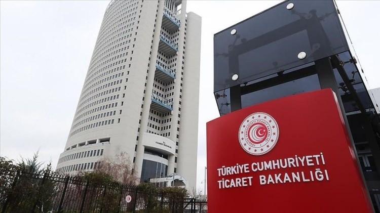 <p>Ticaret Bakanlığı, uçlu kalemde fitalat, oyuncaklarda ağır metal, boğulma riski ve oda kokularında yaralanma, yanma, alerjik reaksiyon tehlikesi nedeniyle 10 farklı ürünü piyasadan çekiyor.</p>