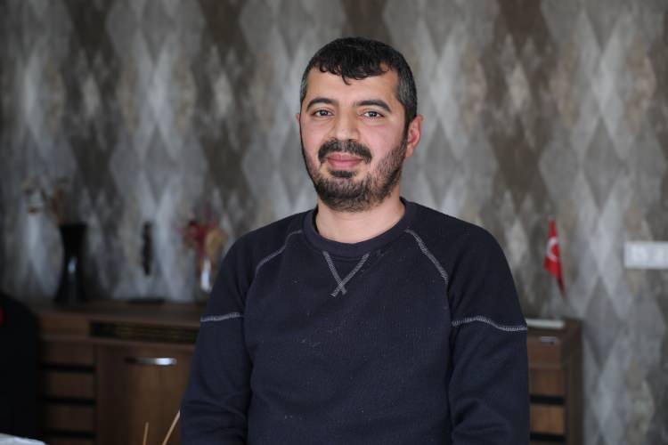 <p>Elazığ'da ev alma hayali kuran 36 yaşındaki Murat Kaya, 'sazan sarmalı' yöntemiyle yüz binlerce lira dolandırıldı.</p>
