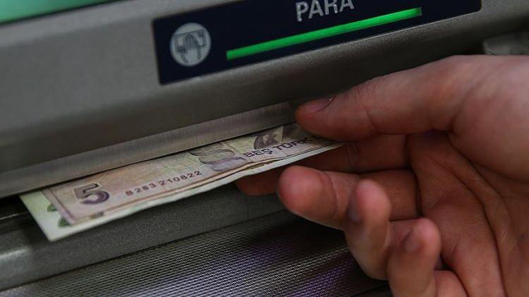 <p>Asgari ücret işveren desteğinin bu yıl da artarak devam etmesini isteyen işveren tarafının, TÜRK-İŞ'in 29 bin 583 lirayı bulan talebine sıcak bakmadığı öğrenildi. Pazarlık sürecinde hükümetin yaklaşımı kritik öneme sahip olacak.</p>
<p> </p>