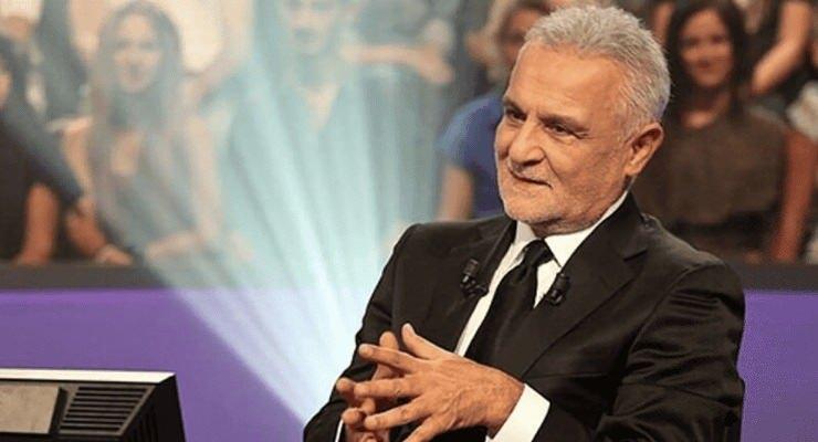 <p>KENAN IŞIK:</p>

<p> </p>

<p>10 yıldır komada olan usta sanatçı Kenan Işık, 76 yaşında vefat etti.</p>

<p> </p>
