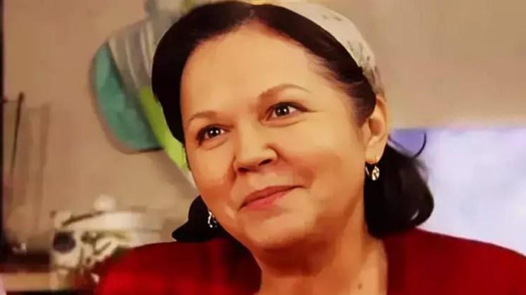 <p>FATMA KARANFİL:</p>
<p> </p>
<p>Bir süredir kanser mücadelesi veren Yeşilçam oyuncularından Fatma Karanfil hayatını kaybetti.</p>
<p> </p>