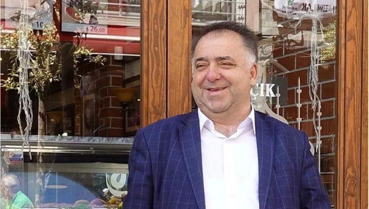 <p>TUNCAY AKÇA:</p>
<p> </p>
<p>Hababam Sınıfı filmindeki rolüyle akıllarda yer eden usta oyuncu Tuncay Akça hayatını kaybetti.</p>
<p> </p>