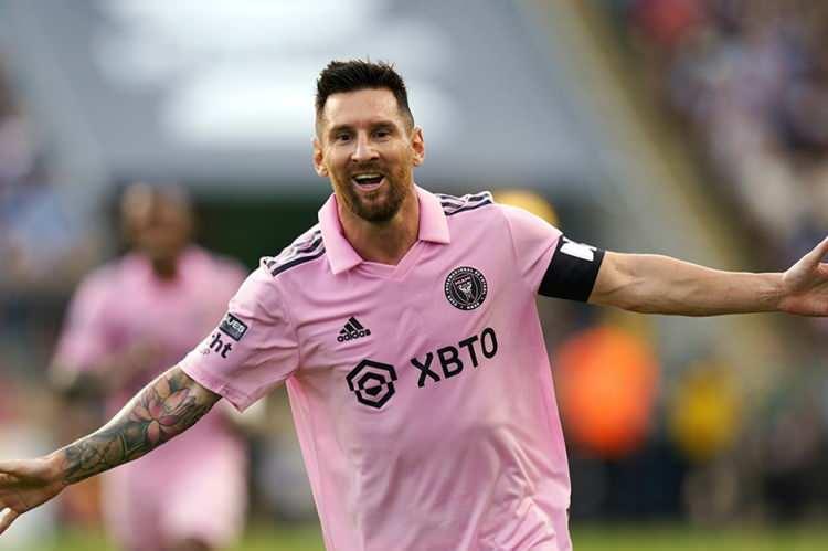 <p>2- Lionel Messi: 135 milyon dolar</p>
