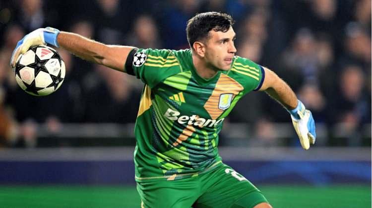 <p><strong>Emiliano Martinez (Aston Villa)</strong></p>
<p>Arjantinli kaleci Martinez, Aston Villa forması ile bu sezon 24 maça çıktı.</p>