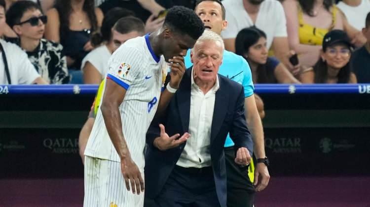 <p>Fransa Milli Takımı'nı çalıştıran Fransız Didier Deschamps, 2018 ve 2020'de zirveye yerleştiği sıralamada bu yıl üçüncü basamağın sahibi oldu.</p>
