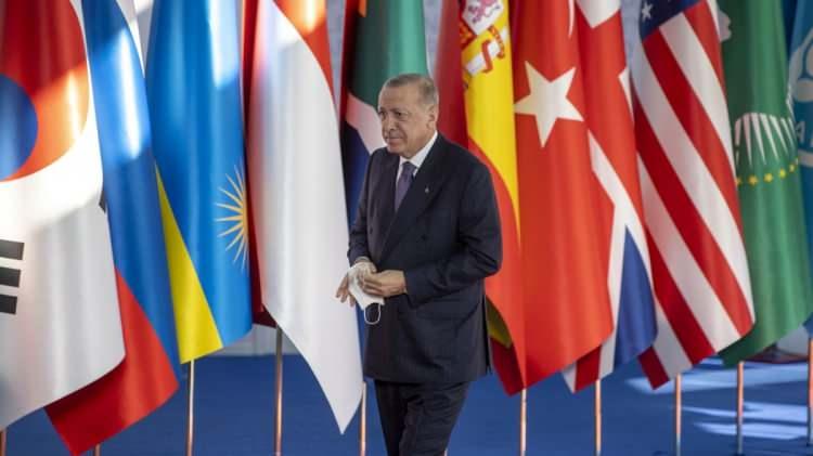 <p><strong>12 HAZİRAN - </strong>Türkiye yüzde 2,4 ile G20 ülkeleri arasında bu dönemde en yüksek ekonomik büyümenin görüldüğü ülke oldu.</p>
<p> </p>
