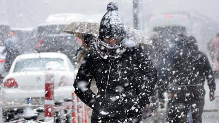 <p>Çevre, Şehircilik ve İklim Değişikliği Bakanlığı Meteoroloji Genel Müdürlüğü Hava Tahmin Uzmanı Fatih Murat Oğlakçı, haftalık hava durumuna ilişkin açıklamalarda bulundu.</p>

<p> </p>
