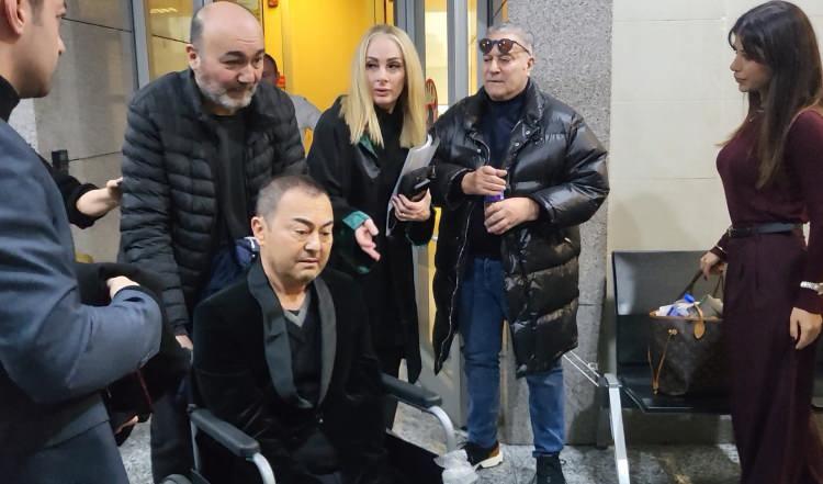 <p>Mahkeme adli kontrol kararının kaldırılmasına hükmetti. Ortaç'ın avukatları mütalaaya karşı savunma yapabilmek için ek süre istedi. </p>
