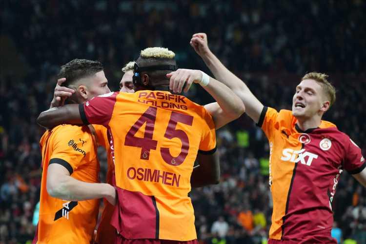 <p>Galatasaray'ın sponsorluk gelirleri başarılara göre bonus içeriyor.</p>
