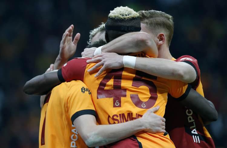 <p>Sarı kırmızılılar hedeflenen başarılara ulaştığında sponsorluk gelirleri artacak.</p>