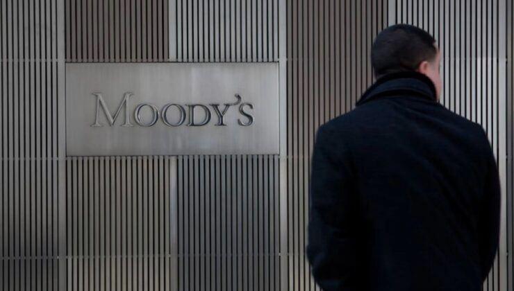 <p><strong>20 TEMMUZ -</strong> Uluslararası kredi derecelendirme kuruluşu Moody's'in Türkiye'nin kredi notunu ilk defa iki kademe artırdı. Not artışı 11 yıl sonra geldi.</p>
<p> </p>