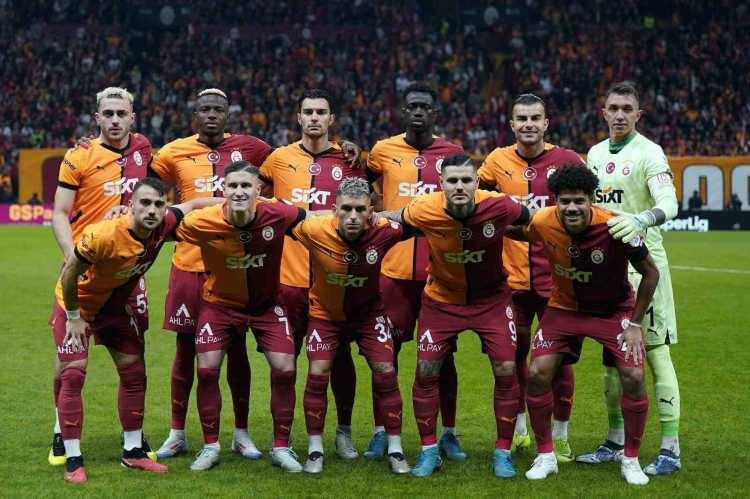 <p>Galatasaray Türk lirası ve Euro bazlı sponsorluk gelirlerini açıkladı.</p>
