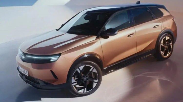 <p><strong>OPEL 0 FAİZLİ KAMPANYA BAŞLATTI-</strong></p>
<p> </p>
<p>Opel kampanya konusunda adeta gemileri yaktı. Dev üretici birçok modeline sıfır faiz imkanı getirdi.</p>
<p> </p>
<p> </p>
<p> </p>