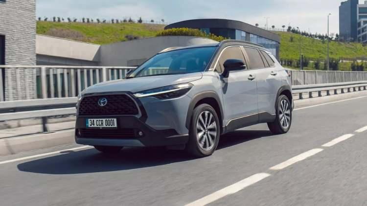 <p>C-HR HYBRID: İndirimsiz: 1.752.500 – İndirimli: 1.590.000</p>
<p>COROLLA CROSS HYBRID: İndirimsiz: 2.063.500 – İndirimli: 1.888.500</p>
