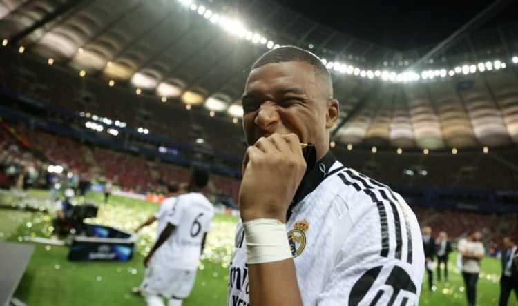 <p>Haaland'ı Real Madrid'in Fransız golcüsü Kylian Mbappe ile İngiliz yıldız Harry Kane takip etti.</p>