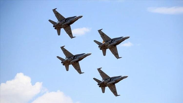 <p><strong>16. F/A-18 SUPER HORNET (ABD)</strong></p>
<p> </p>
<p><strong>• Güç: Donanma uçak gemisi operasyonları için tasarlandı.</strong></p>
<p><br />
<br />
<strong>• Fiyat: 70 milyon dolar.</strong></p>