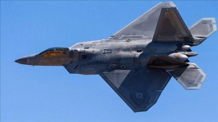 <p><strong>2. F-22 RAPTOR (ABD)</strong></p>
<p> </p>
<p><strong>• Güç: Dünyanın ilk 5. nesil hava üstünlük uçağı. Süper seyir ve düşük radar izi.</strong></p>
<p><br />
<br />
<strong>• Fiyat: 150 milyon dolar.</strong></p>