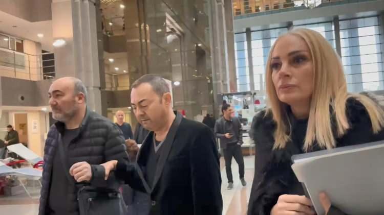 <p>İstanbul Cumhuriyet Başsavcılığınca, yasa dışı bahise teşvik iddiasına ilişkin yürütülen soruşturma kapsamında tutuklanma talebiyle mahkemeye sevk edilen Serdar Ortaç ve Mehmet Ali Erbil'e 'ev hapsi' şeklinde adli kontrol kararı verilmişti. Serdar Ortaç'ın avukatı, ev hapsi kararının kaldırılması için İstanbul Ağır Ceza Mahkemesi'ne itirazda bulunmuştu. Yapılan itirazı değerlendiren mahkeme heyeti 'ev hapsi' şeklindeki adli kontrol tedbirinin kaldırılmasına karar vermişti.</p>
