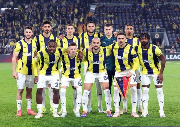 <p>Fenerbahçe de Türk Lirası, Euro ve Dolar bazlı sponsorluk gelirlerini açıkladı.</p>