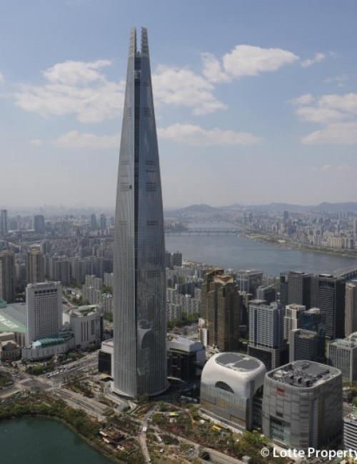 <p><strong><span style="color:#B22222">LOTTE WORLD KULESİ - Çin </span> | 555 METRE</strong></p>
<p> </p>