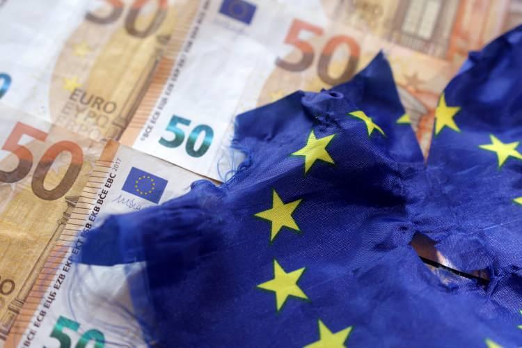 <p><strong><span style="color:#B22222">22)  EURO BÖLGESİ (EUROZONE) </span> |  YÜZDE 52.2</strong></p>
