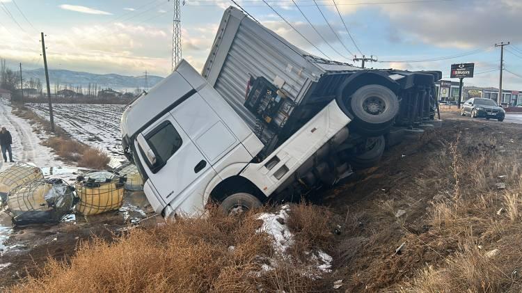 <p>İhbar üzerine olay yerine sağlık, polis ve AFAD ekipleri sevk edildi. </p>
