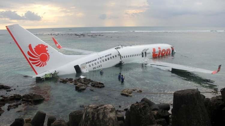 <p><strong>189 KİŞİNİN TAMAMI ÖLDÜ</strong></p>
<p> </p>
<p>Uçak kalkıştan yaklaşık 13 dakika sonra Cakarta'nın 35 NM (65 kilometre) kuzeydoğusunda Cava Denizi üzerinde düştü.</p>