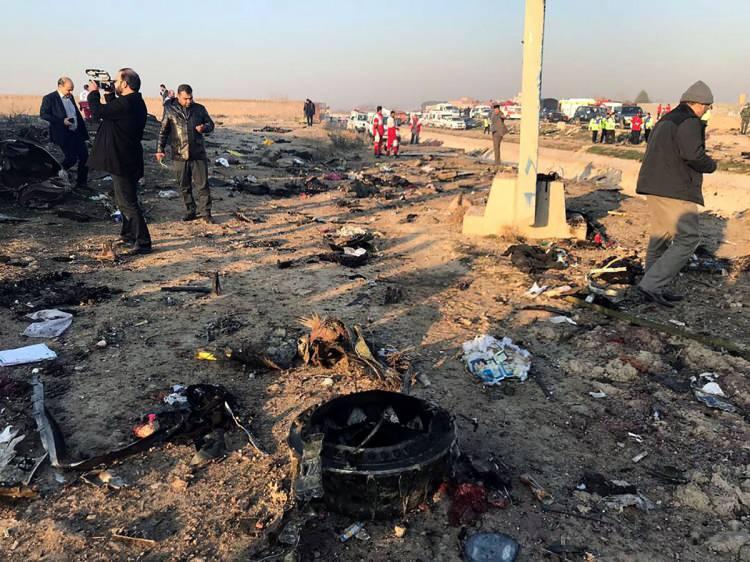 <p><strong>176 KİŞİNİN TAMAMI ÖLDÜ</strong></p>
<p> </p>
<p>UIA Ukraine International Airlines tarafından işletilen Boeing 737-800, Tahran, İran'dan Kiev, Ukrayna'ya yolcu uçuşu için havalandı</p>