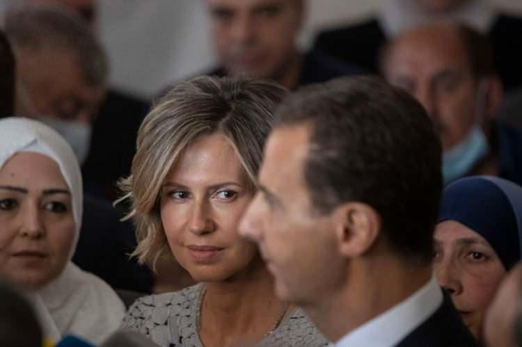 <p>İngiliz The Telegraph gazetesinin haberine göre devrik lider Beşar Esed'ın eşi Esma Esed, ağır bir lösemi hastası ve doktorlar tarafından yüzde 50 yaşama şansı verilerek tecrit edilmiş durumda.</p>