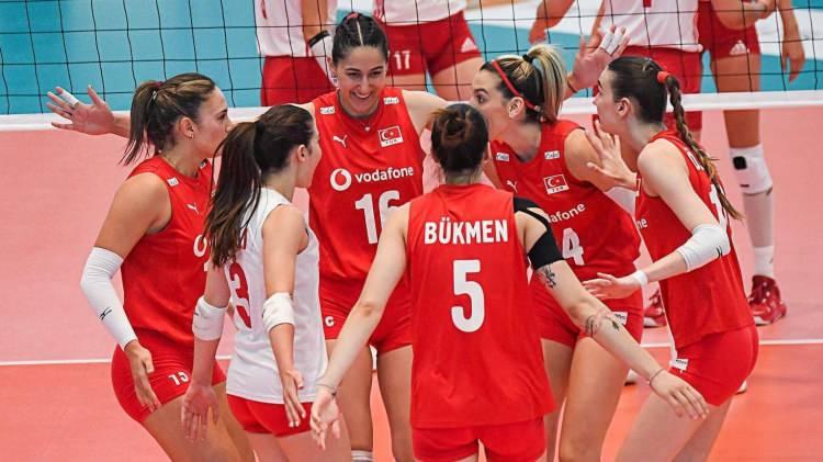 <p>6 Temmuz - 2024 Kadınlar U22 Avrupa Voleybol Şampiyonası'nda mücadele eden Türkiye, Polonya'yı 3-0 yenerek Avrupa 3.sü oldu.</p>
