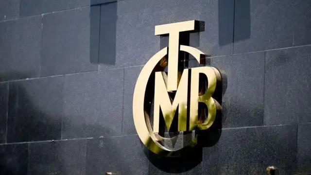<p><strong>MERKEZ BANKASI ARALIK AYI PİYASA KATILIMCILARI ANKETİ SONUÇLARINI AÇIKLADI</strong></p>

<p> </p>

<p>Buna göre 2024 yıl sonu enflasyon tahmini yüzde 45,28 olurken, 6 aylık enflasyon beklentisi de yüzde 16,47 oldu.</p>

<p> </p>

<p><strong>Buna göre SSK, Bağ-Kur emekli maaşı ve memur maaş artışları şöyle hesaplandı.</strong></p>
