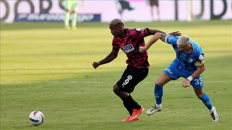 <p>Süper Lig'in ilk bölümünde Sipay Bodrum FK ve Corendon Alanyaspor aleyhine penaltı kararı verilmedi.</p>