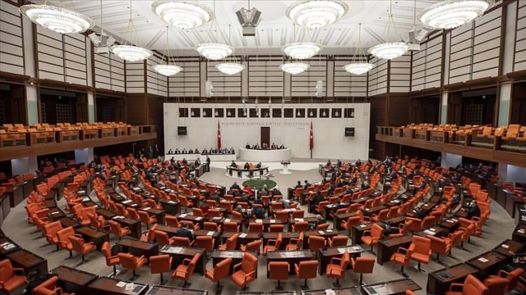 <p>Bütçe Maratonunu tamamlayan Meclis Genel Kurulu'nda yeni haftada Devlet Memurları Kanunu'nda değişiklik öngören teklif görüşülecek.</p>
<p> </p>