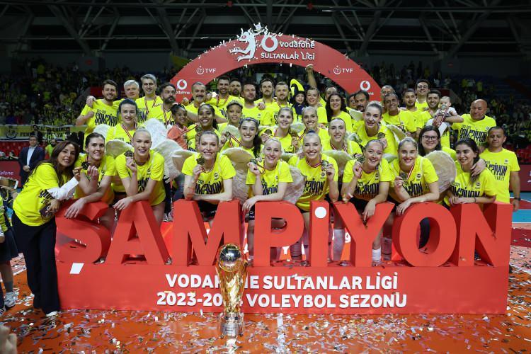 <p>21 Nisan - 2023-24 Sultanlar Ligi şampiyonu Fenerbahçe Opet oldu.</p>
