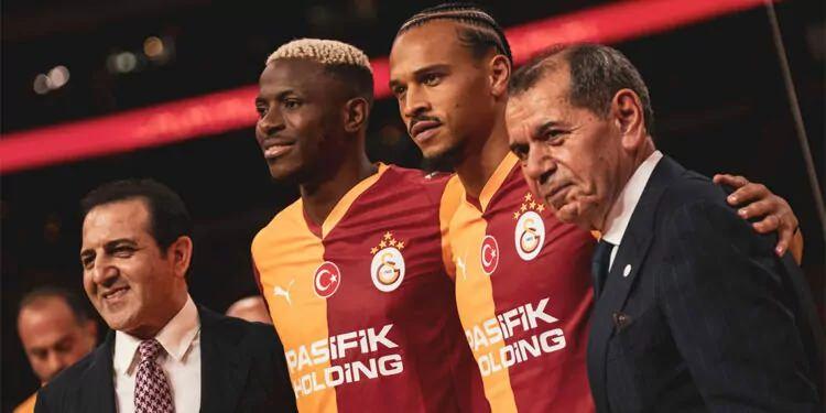 <p>Galatasaray'ın Napoli'den transfer ettiği Nijeryalı Victor Osimhen'in imzası ise futbol d&uuml;nyasında b&uuml;y&uuml;k yankı uyandırdı.</p>

