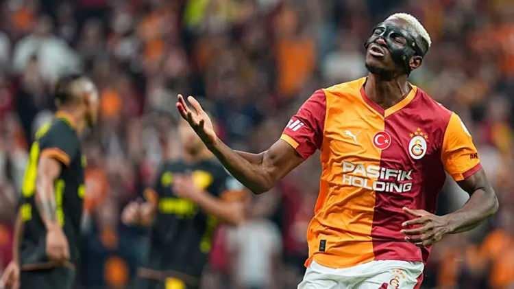 <p>Galatasaray, yaz transfer d&ouml;neminde Nijeryalı Victor Osimhen'i transfer ederek T&uuml;rk futbolunun bonservis rekorunu kırdı.</p>
