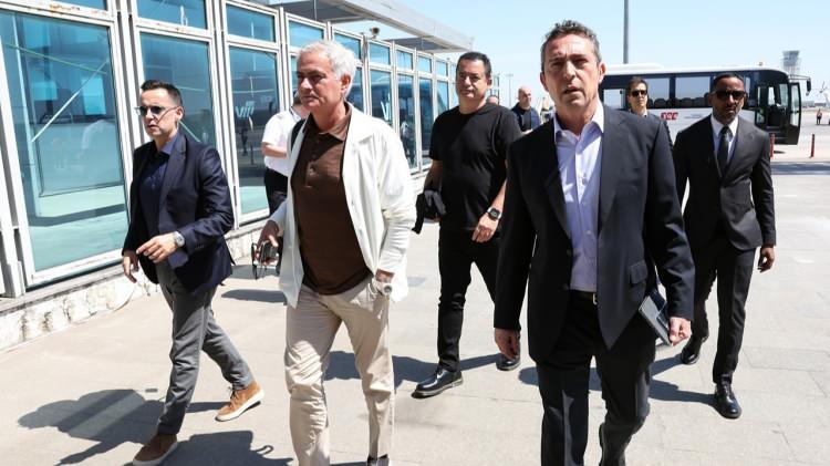 <p><strong>ALİ KOÇ VE MOURINHO'YU İKNA ETTİ</strong></p>