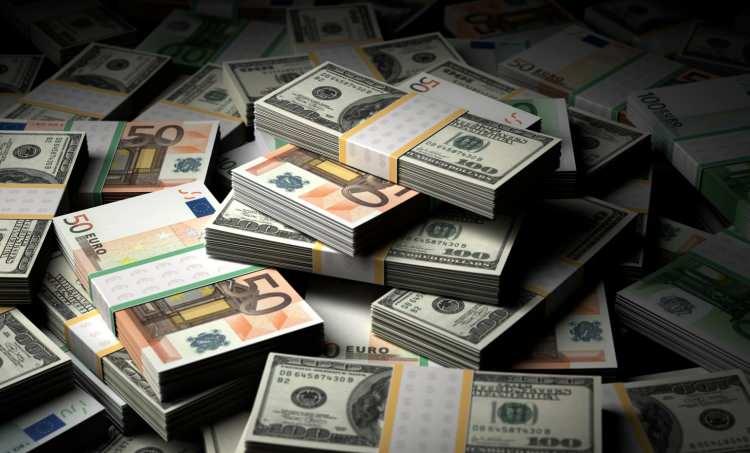 <p><span style="color:#B22222"><strong>İHRACATTA %128&rsquo;LİK SI&Ccedil;RAMA</strong></span></p>

<p>&nbsp;</p>

<p>Temmuz ayı ihracatı ge&ccedil;en yıla g&ouml;re %128 artarak 989.6 milyon dolar ile aylık bazda tarihi bir zirve yaptı.</p>
