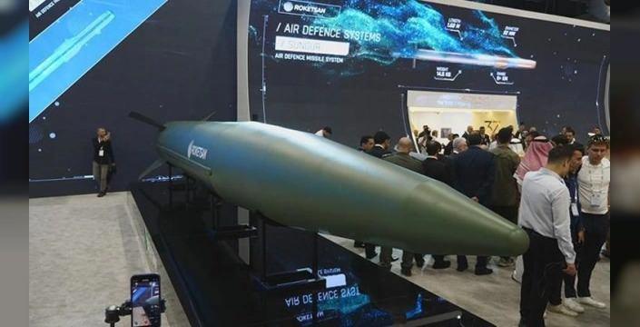 <p><span style="color:#B22222"><strong>BLOK-4 İ&Ccedil;İN İLK ULUSLARARASI ANLAŞMA</strong></span></p>

<p>&nbsp;</p>

<p>ROKETSAN BLOK-4 IDEF 2025'te tanıtılan 1500+ km menzilli hipersonik f&uuml;ze i&ccedil;in ilk uluslararası &ouml;n anlaşmalar yapıldı.</p>
