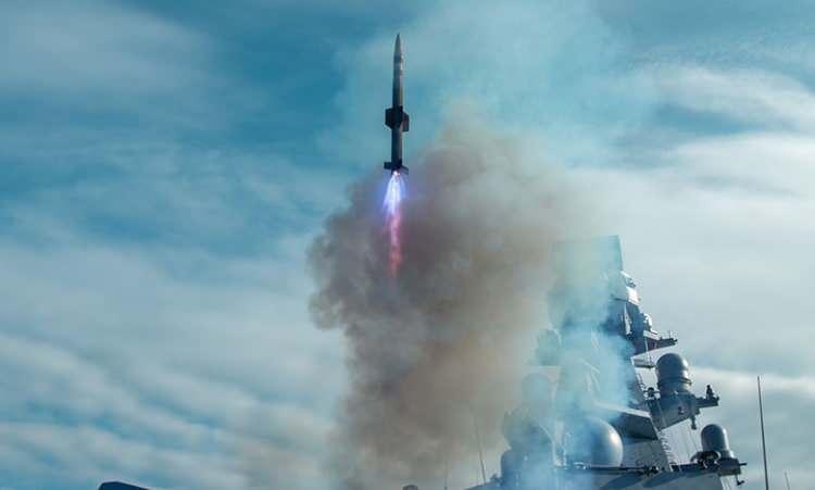 <p><strong><span style="color:#B22222">MİDLAS&rsquo;TAN SİPER BAŞARIYLA FIRLATILDI</span></strong></p>

<p>&nbsp;</p>

<p>27 Eyl&uuml;l&rsquo;de TCG İSTANBUL fırkateynindeki MİDLAS dikey atım sisteminden SİPER &Uuml;r&uuml;n-1D f&uuml;zesi başarıyla ateşlendi.&nbsp;</p>

<p>&nbsp;</p>

<p><strong>T&uuml;rkiye, denizden kendi uzun menzilli hava savunma f&uuml;zesini atan nadir &uuml;lkeler arasına girdi.</strong></p>
