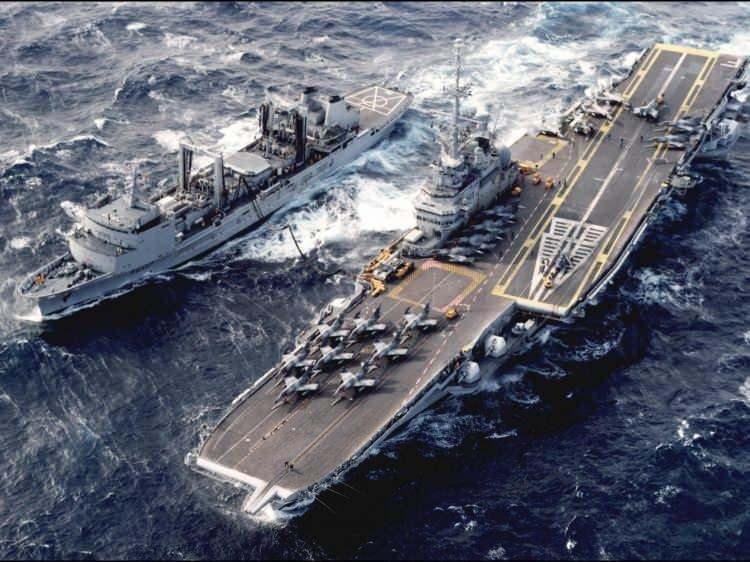 <p><strong>1 TANE SAVAŞ UÇAĞI GEMİSİ VAR</strong></p>
