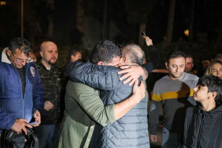 <p>Murat Aygın da Tayfur'un çok değerli bir sanatçı olduğunu söyledi.</p>
<p> </p>