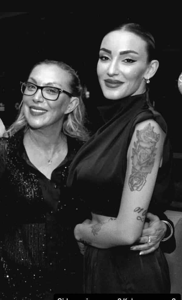 <p><span style="color:#FF0000"><strong>"ANNEM KERVAN'I SEVMEZDİ"</strong></span></p>

<p><strong>Annesi, ablası ve ablasının erkek arkadaşı Kervan arasında uzun s&uuml;redir ciddi bir gerilim olduğunu s&ouml;zlerine ekleyen G&uuml;lter, &ouml;zellikle annesi ile Kervan'ın arasının &ccedil;ok k&ouml;t&uuml; olduğunu ve sevmediğini s&ouml;yledi.</strong></p>
