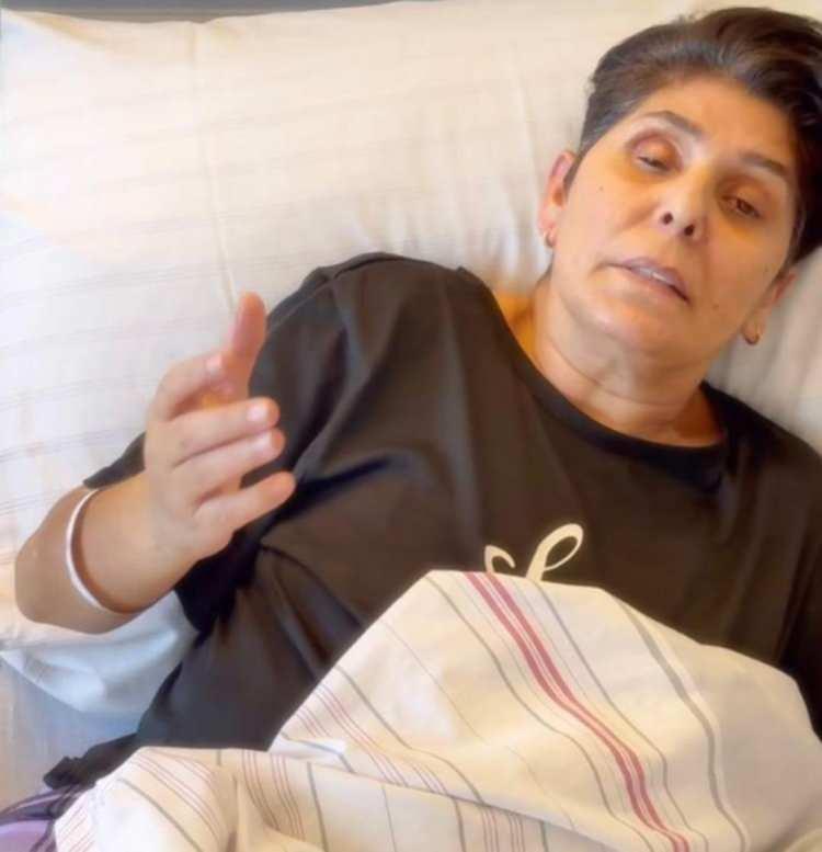 <p>L&ouml;semi tedavisi devam eden &uuml;nl&uuml; sanat&ccedil;ı, &ccedil;ok ağır ila&ccedil;lar aldığını s&ouml;yleyerek şu ifadeleri kullandı:</p>

<p>"Selam olsun t&uuml;m sevenlerime, can dostlarıma, akrabalarıma, sanat&ccedil;ı dostlarıma... Bug&uuml;n kendimi biraz daha iyi hissettim. O y&uuml;zden bu videoyu yapmak istedim. &Ouml;ncelikle bana etmiş olduğunuz dualar i&ccedil;in Allah hepinizden razı olsun. &Ccedil;ok teşekk&uuml;r ediyorum. Yalnız şunu belirtmek istiyorum buradan, &ccedil;ok ağır ila&ccedil;lar, antibiyotikler alıyorum ve onlar bana &ccedil;ok s&uuml;rekli uyku yapıyor. O y&uuml;zden herkese tek tek cevap veremiyorum.</p>
